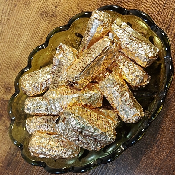 Vintage Green Glass Candy Dish - Picture 13 of 14